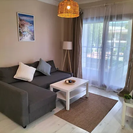 Two Bedroom Flat At - Upper Floor Appartement